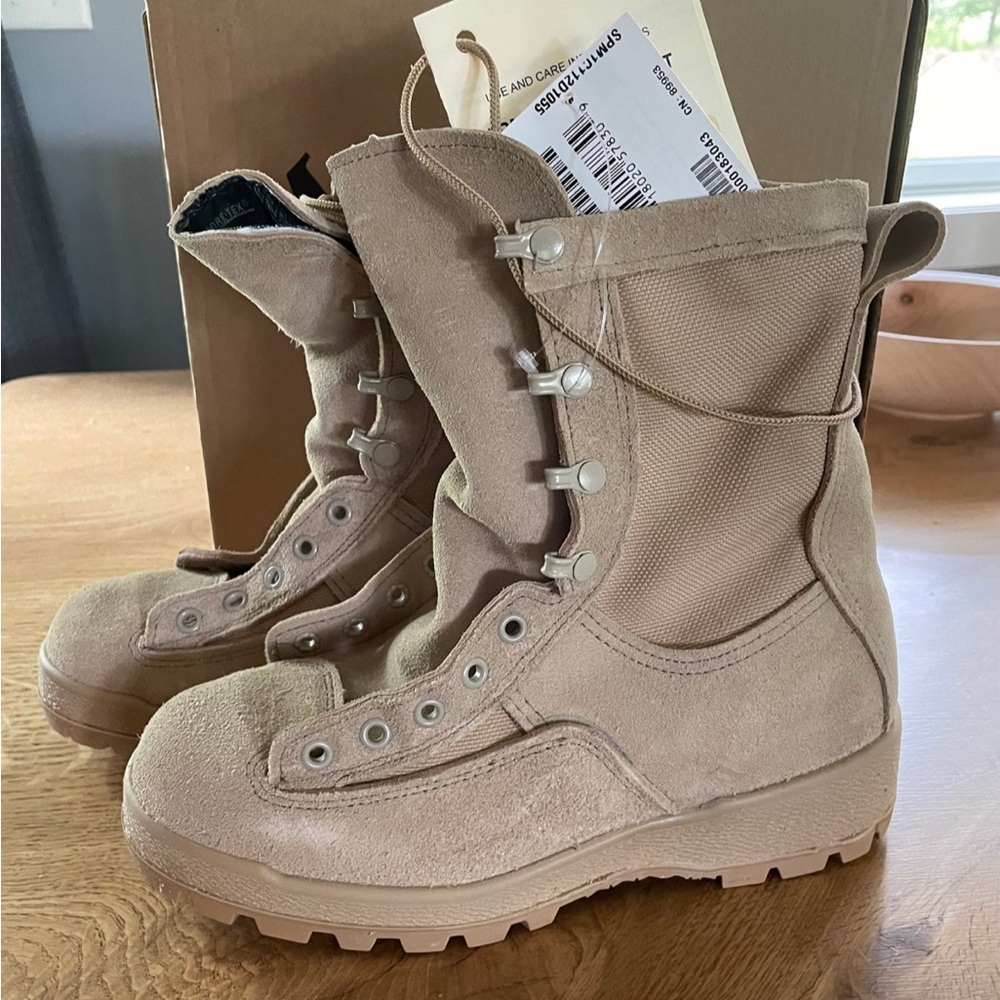 McRae Temperate weather Army Boots M Sz 5.5  NIB W 7.5